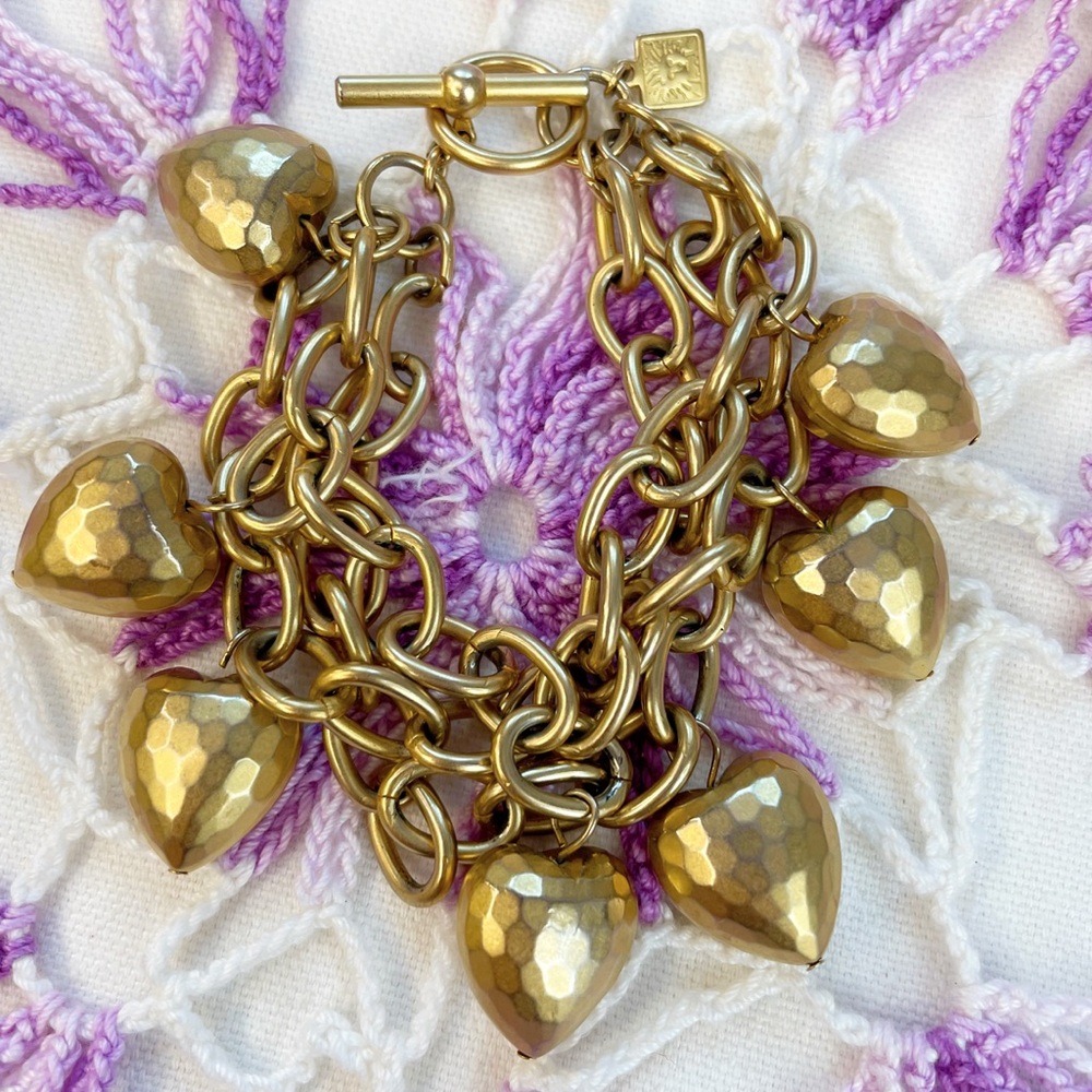 Anne Klein, Gold Heart Charm chunky Bracelet